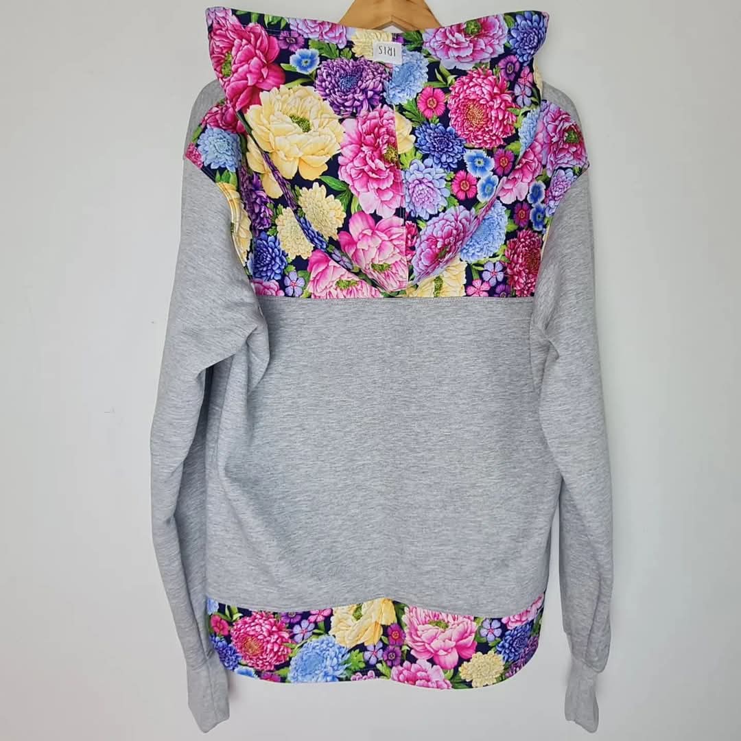 Iris (Adults L)Grey Multi Floral Hoodie
